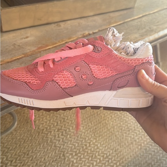 Brand New Pink saucony tennis shoes - Picture 2 of 3